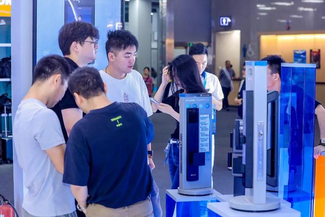 yl88858cc界说AI人脸视频锁新标杆：萤石Y5000FVX领衔2025广州(图4)