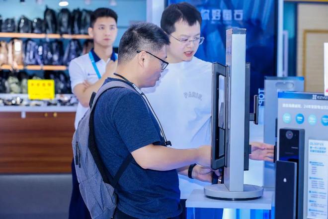 yl88858cc界说AI人脸视频锁新标杆：萤石Y5000FVX领衔2025广州(图5)