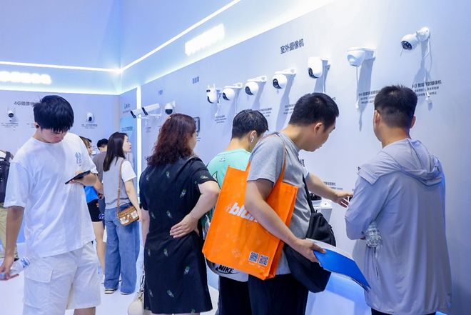 yl88858cc界说AI人脸视频锁新标杆：萤石Y5000FVX领衔2025广州(图7)
